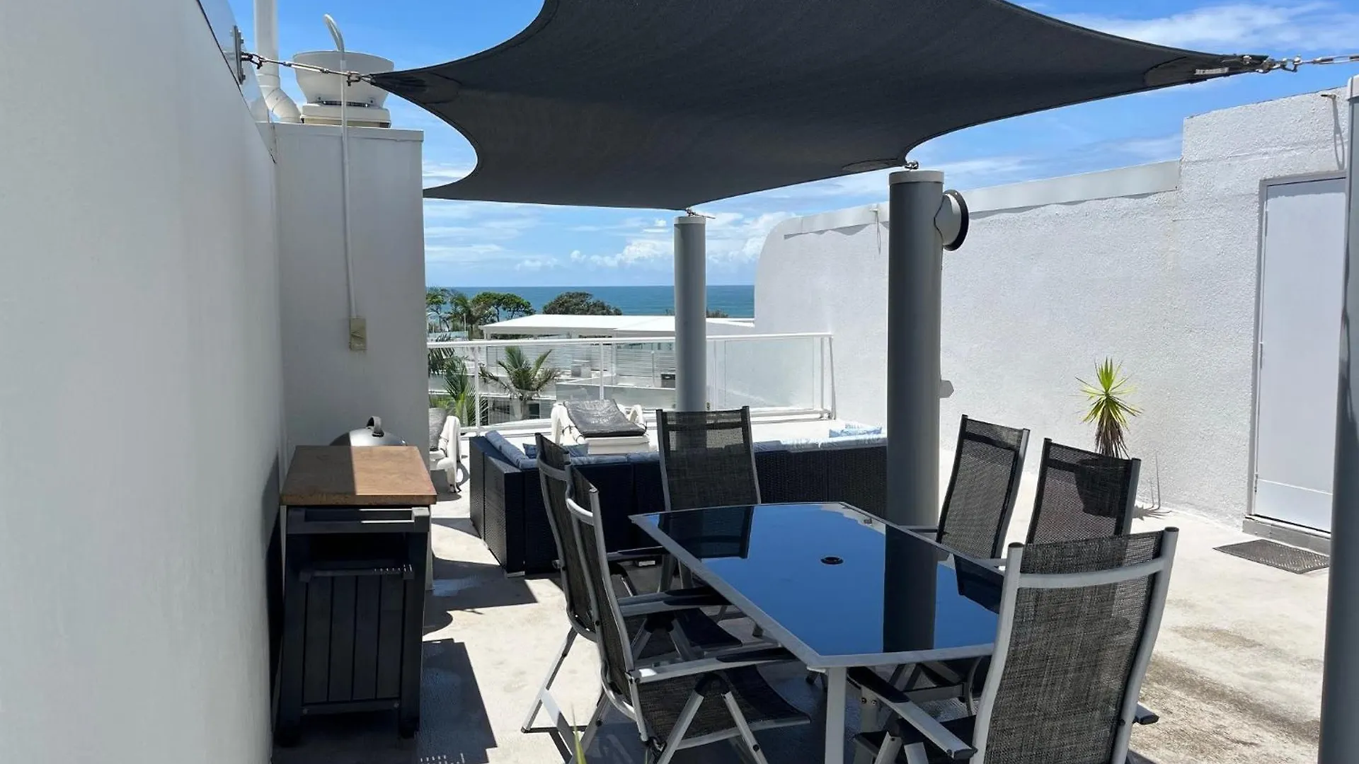 *** Aparthotel The Burlington Holiday Apartments Maroochydore Australia
